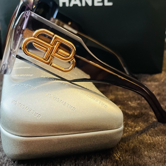 Brand New Oversized Balenciaga Sunglasses - Picture 6 of 10